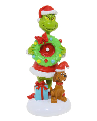 GRINCH STATUE WITH MAX & WREATH